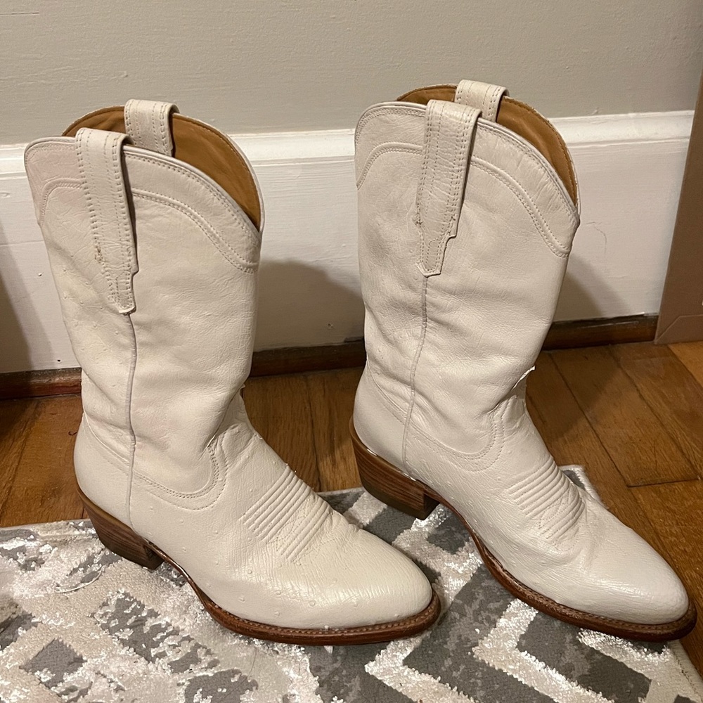 Tecovas Chloe ostrich white cowboy boots 6.5